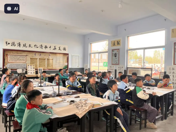 在线配资炒股论坛 临沂新桥大官小学：墨香润校园