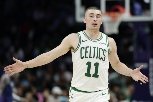 配资查询之家 替补真核！普理查德5记三分球砍下21分3板10助 正负值+29最高